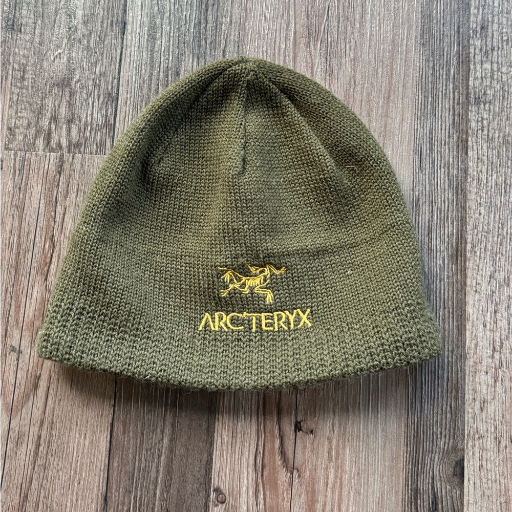 ARCTERYX knit “warmer” beanie